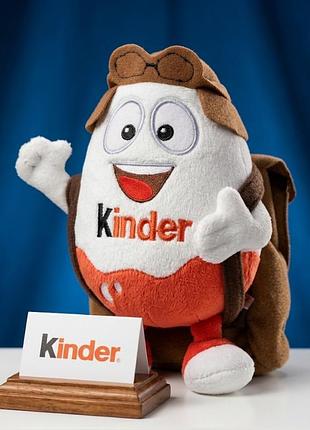 Колекційна плюшева м'яка іграшка-персонаж kinderino aviator (кіндерино авіатор / л льотчик) від бренду kinder / ferrero.