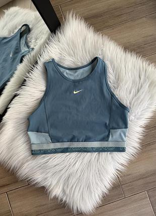 Спортивний топ nike