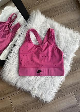 Спортивний топ nike