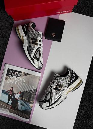 Жіночі кросівки new balance 1906r white black metallic