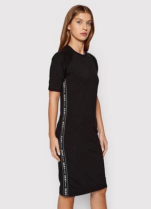 Жіноче плаття від dkny з нових коллекцій