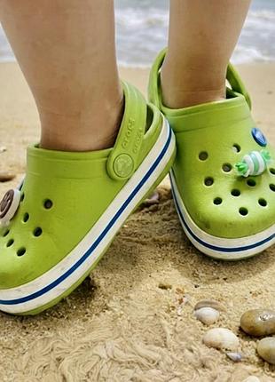 Дитячі крокси сабо босоніжки унісекс crocs crocband kids lime/blue з джибітсами у подарунок (оригінал) сша