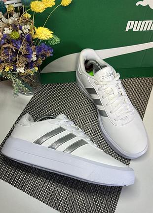 Оригінальні кросівки adidas