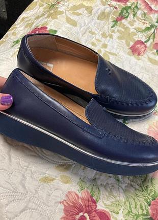Комфортні 🫐шкіряні лофери р 37/24 см fitflop