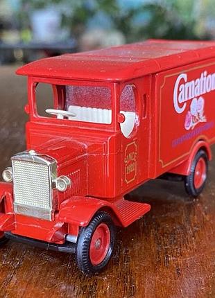 Модель автомобіля carnation 1:43 lledo англія