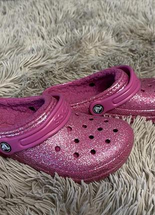 Нові crocs classic lined glitter clog ,     j3 = eu 34–35 * довжина стопи приблизно 21,7 см