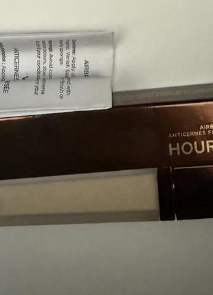 Hourglass консилер