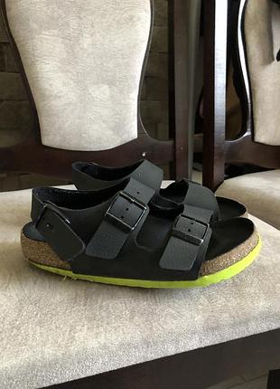 Босоніжки відомого брен birkenstock