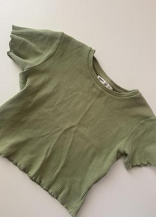 Футболка- топ в трендовому кольорі pull and bear