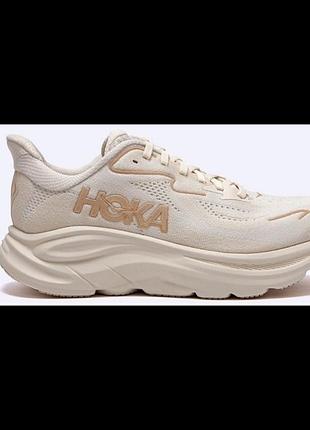 Жіночі бігові кросівки hoka w clifton 10 у ніжній бежевій колірній гамі vanilla / birch.розмір: 35 1/3(21,5см);матеріал: тканина