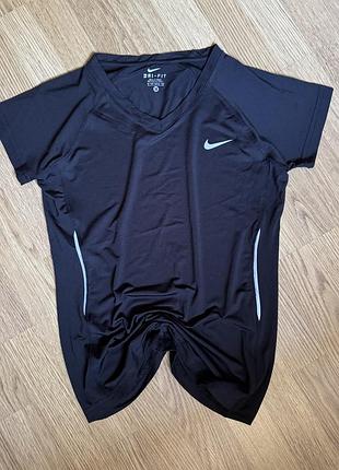 Футболка жіноча nike