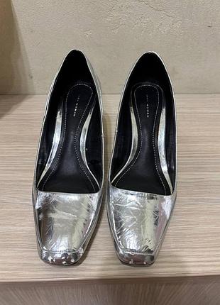 Срібні туфлі zara