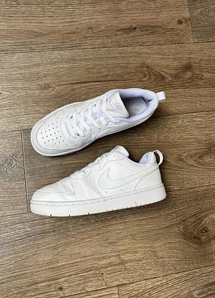Кросівки nike court borough low recraft (gs) р.38, устілка 25см. стопа 24см. білі