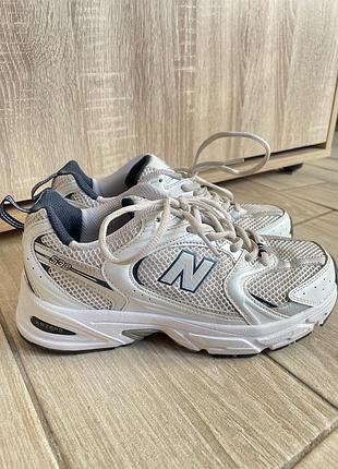 Кросівки new balance 530, є пару дефектів. 38 розмір. носилися дуже рідко тому що тисли.