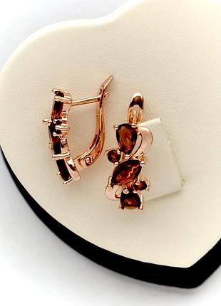 Серьги с коричневыми кристаллами покрытие золотом 18к.