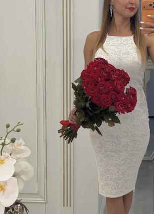 Гарна сукня білого кольору з блисківками , розмір с, river island