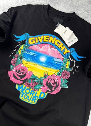 Футболка givenchy