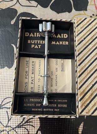 Вінтажний інструмент dairy maid butter pat maker (виготовлений у великій британії в середині xx століття).