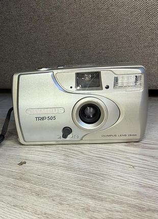 Пленочный винтажный фотоаппарат olympus trip 505