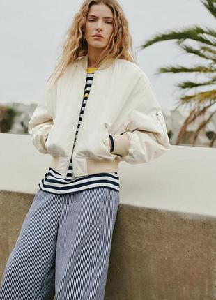 Жіночий бомбер pull&bear