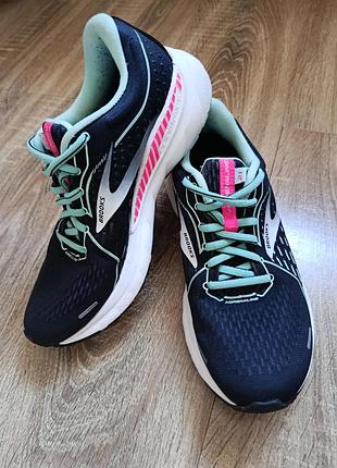 Кросівки brooks