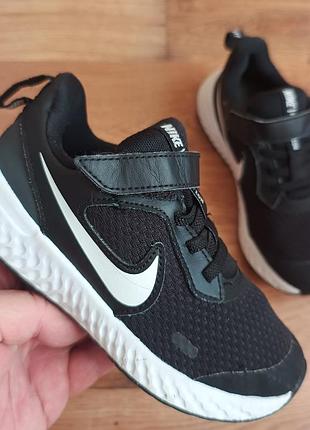 Оригинальные nike р28.5 длина стельки по факту 18.5см
