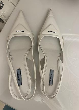 Босоніжки prada