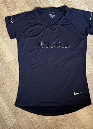 Футболка жіноча nike