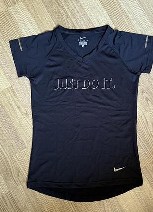 Футболка жіноча nike