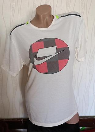 Спортивна футболка nike