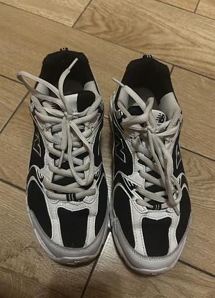 Кросівки new balance в ідеальному стані,одягали 5-7 разів,все інше в особисті!