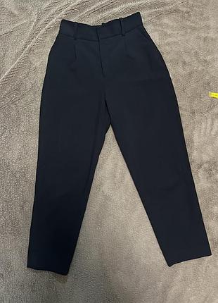 Класичні чорні штани zara. розмір м