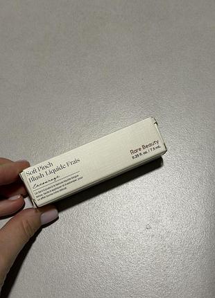 Культові рідкі рум'яна від бренду селени гомез — rare beauty soft pinch liquid blush.