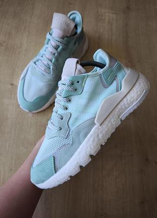 Крутые женские кроссовки  adidas, оригинал, р.40,5.