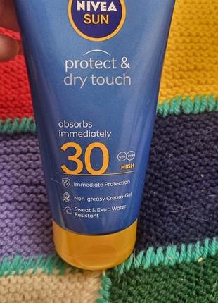 Крем-гель для тела солнцезащитный
nivea sun protect & dry touch «защита и лёгкость» spf 30 (объемом 175 мл).