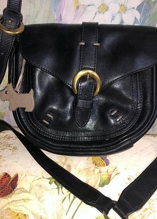 Кожаная сумка-кроссбоди radley london (коллекция vintage / saddle) / черная сумка радли