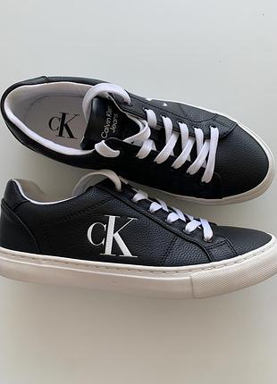 Жіночі кросівки calvin klean,чорного кольору, розмір 38, устілка 24,5 см, натуральна шкіра