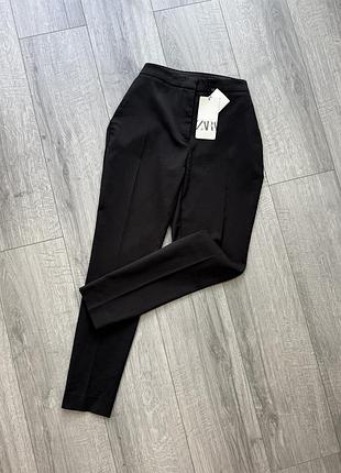 Нові класичні чорні брюки zara