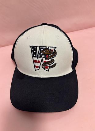 Бейсболка американської бейсбольної команди малої ліги wisconsin timber rattlers