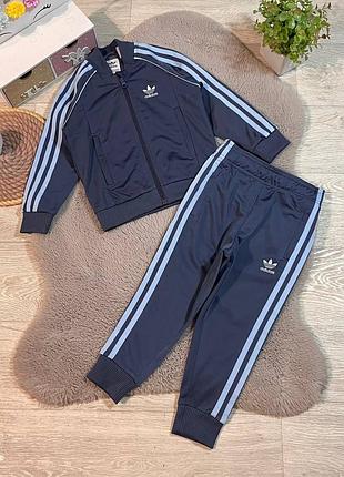 Зручний спортивний костюм adidas  відмінний стан