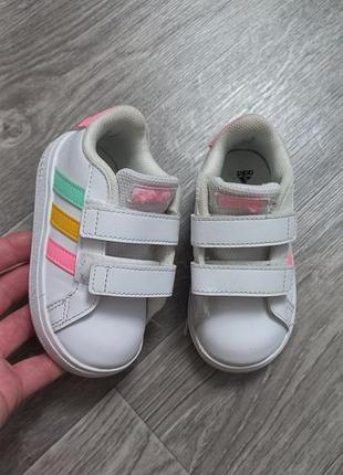 Дитячі кросівки adidas
