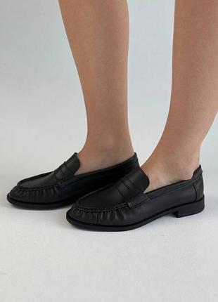 Лоферы женские кожаные черного цвета