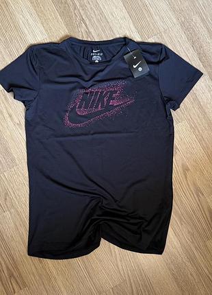 Футболка жіноча nike