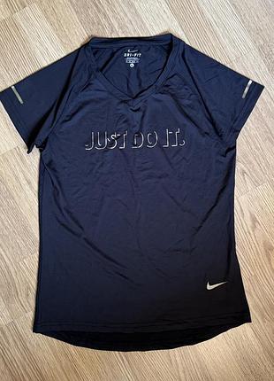 Футболка жіноча nike
