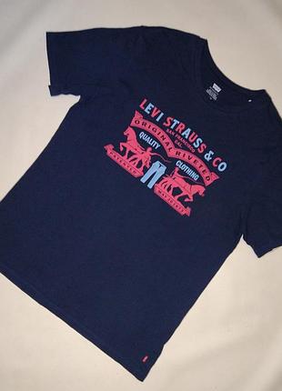 Темно-синя футболка levi's two-horse pull graphic tee