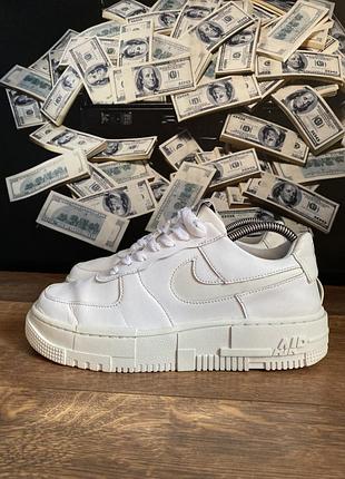 Кросівки nike air force 1 pixel, жіночі, кожані дуже якісні, мають білй колір, розмір 39 , розмір утілки 25 сантиметрів.