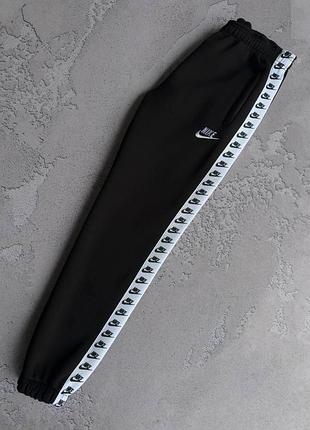Спортивные штаны nike лампас черные унисекс