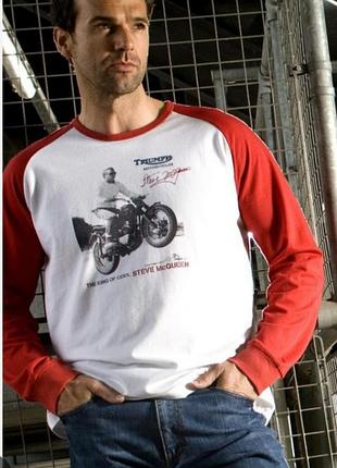 Бавовняний лонгслів triumph motorcycles з контрастними червоними рукавами реглан