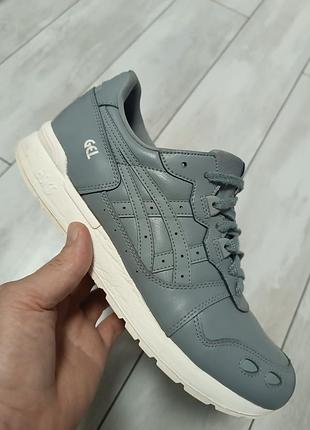 Чоловічі кросівки asics