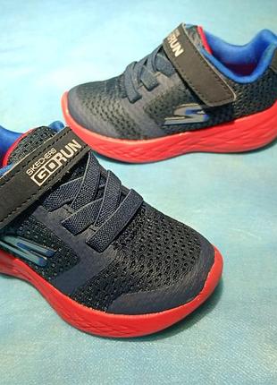 Легкие детские кроссовки бренд: skechers модель: gorun (sn 97860n), размер 22, длина стельки 14.5 см. материал верха: текстиль (дышащая сетка) 2
